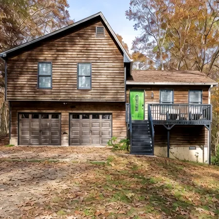 The Blissful Hideaway w/ large backyard, jacuzzi and two connecting decks