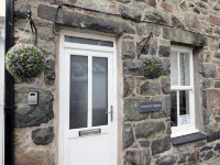 Bijou House Perfect for 2 people, no pets. - Wifi