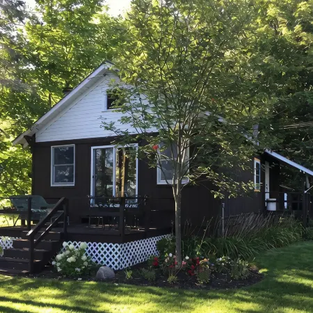 Newly Remodeled-Lakefront Cabin on 4th Lake w/Dock & Kayaks. Trail 5 Access