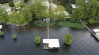 Boots & suits lakehouse getaway - 3-Star