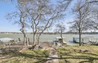 The Lake Shack-----Water Front!!!
