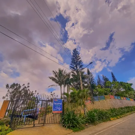 JVR island in the Sky Resort by Hiverooms