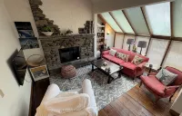 Cozy 3-bedroom condo located in Plymouth, VT .12 miles  to Okemo mountain- - Homestays