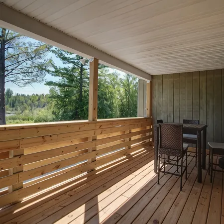 Private Hot Tub! KING Size Bed Traverse City 18 miles *Crystal Mountain 17 miles Отели в г. Интерлошен