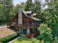 Secluded Mountain-Top Cabin with Stunning Sunset Views, Hot Tub and Fireplace