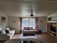 Dog and horse friendly property in Seeley Lake, MT, minutes drive to beaches - Homestays
