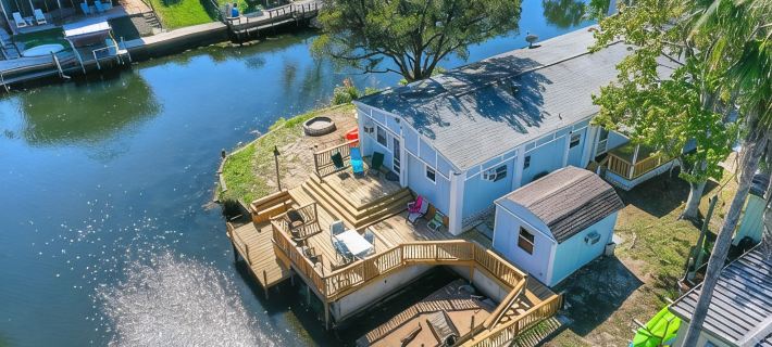 4 Bedroom Farmhouse On The River 2 Отели в г. Эрнандо