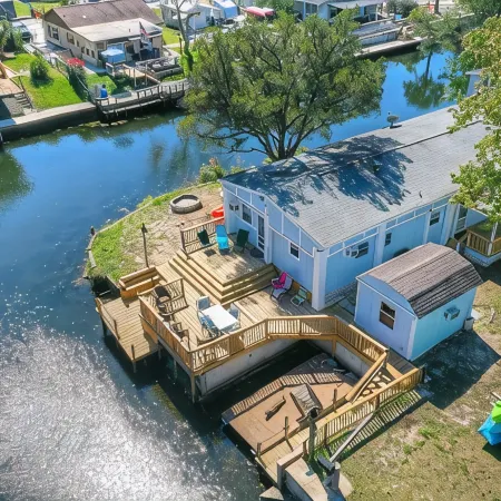 4 Bedroom Farmhouse On The River 2