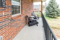 8 Min to Cws! 3 Bed 4 Bath Townhouse w Porch& Rooftop Deck- 5 Min to Downtown! - Balkoner