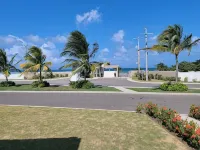 Sunshine Seashore Escape Jamaica Hotels in Lucea
