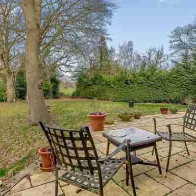 The Kingsley at Eversley Hotel Exterior