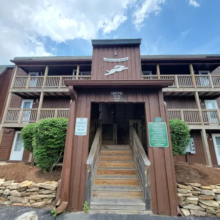 Cozy Loft nestled atop of Snowshoe