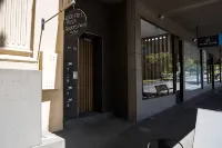 Spacious, modern apartment right in the Bendigo CBD - อ่างจากุชชี่