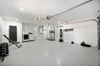 2,100sqf Villa  · KING Beds  · Heated Pool · Game Room · GYM · Beach 2miles - 健身室/gym room