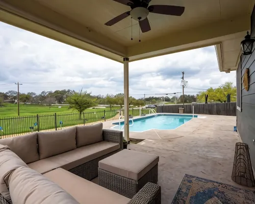 2 King Beds in This Relaxing Home on the Greenbelt. Hotele w: Buda