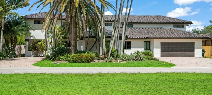 Lux Resort • Near Hard Rock Stadium • Pool_Spa/Gym Hotels in Miramar
