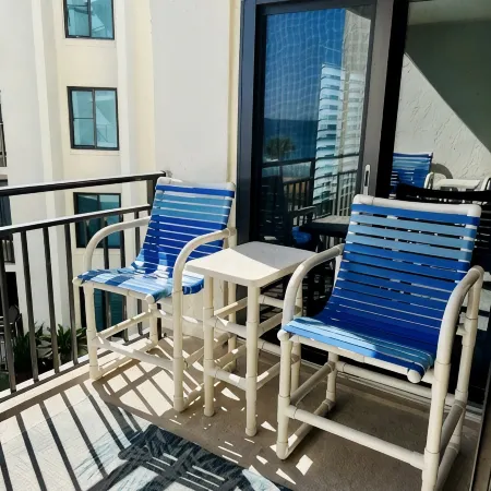 Indies House Sought After Beachfront Condo w Pool near shopping and restaurants