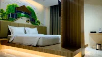 The Icon Hotel - Pool