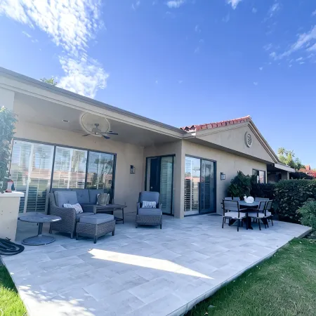 Amazing View!! Spacious 3 bd/ 4 bth in Palm Valley CC!!