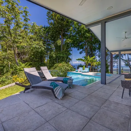 New Luxury Home - 180 degree Ocean Views - Pool/Hot tub  -Sleeps 11 - Chef avail