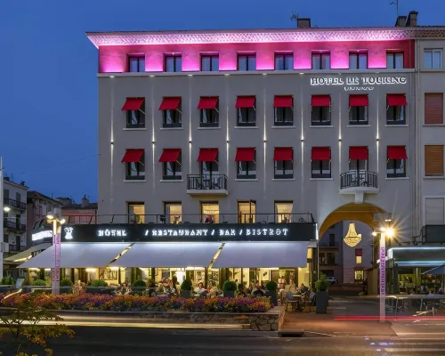 Le Touring Hotele w: Saint-Raphael