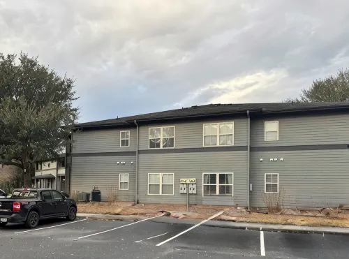 2nd Floor Walk-up.  Close to Wedding Venues, Restaurants and More!