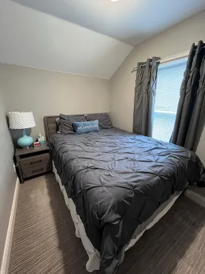 Tiny Home, Spa Next Door, Deck, Walk to Farmers Market  호텔