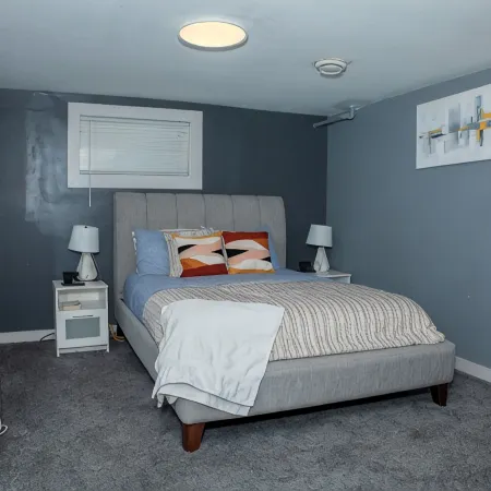 One-bedroom guest suite with  private entry