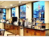 Super 8 by Wyndham Kelowna BC Hotels near Black Mountain