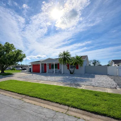 Paradise Palms Beach house with HEATED POOL🏖🌅🐬 - バスタブ