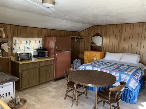 Cabin on the Rio Grande River With Private Fishing Right Outside Your Door! - Chalets