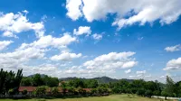 O2 Hotel Lopburi - Mountain view