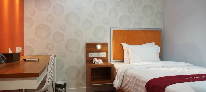 Hotel Bed and Breakfast Surabaya Hotels in Wonocolo