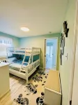 Newly Renovated 3BD/2BTH, 1 BLK to Beach - balcony