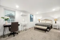 Newly renovated 3B2B main home with yard, AC in lovely Seattle Mt Baker Hotels in Rainier Valley