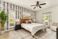 Family Retreat in the Heart of San Antonio! Heated Pool - Hot Tub - Game Room - สระว่ายน้ำส่วนตัว