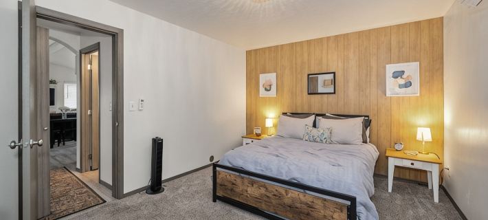 Guest House with private entry and driveway. Pet Friendly! スポーカン・バレーのホテル
