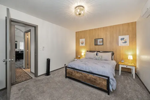 Guest House with private entry and driveway. Pet Friendly! - 2 stjerner