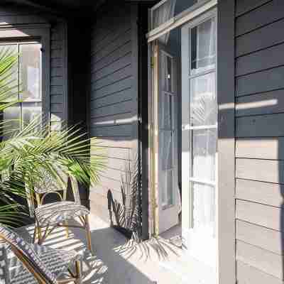 Savannah Stay with Style 3BR, Walk to Everything! Others