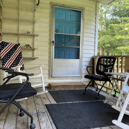 Charming 3-bedroom house in Pioneer with WiFi and AC