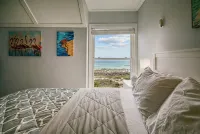 Direct Ocean Ocean View and Best Mid-Island Location, Beach Gear Provided - 4-Star
