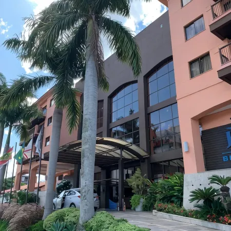 Jurerê Beach Village - Flat na Praia