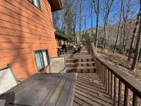 Serene Mountain Retreat on Wolf Laurel Golf Course – Views of Hatley Pointe Ski - Wifi