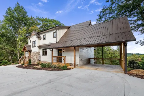 Royal Retreat - Brand New, Luxury, Mountain View, 4 Bedrooms, All En Suites! - Mountain view