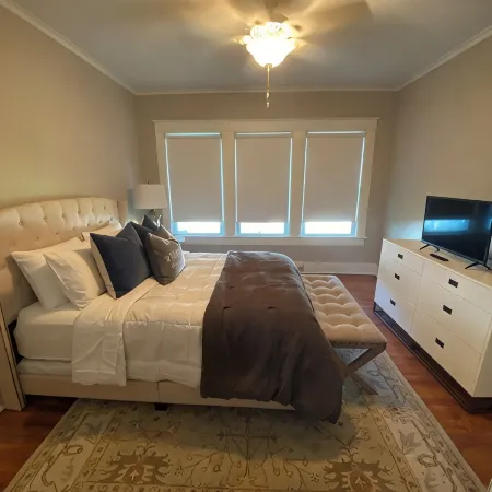 Charming 2-bedroom house in Monroe with AC, WiFi