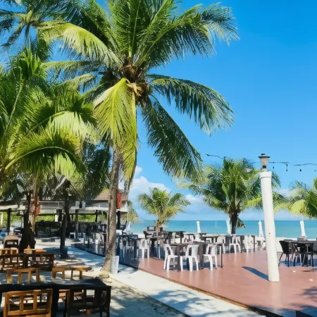 Alongkot Beach Resort Khanom