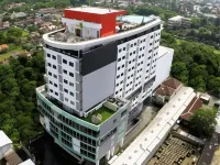 I Lux Hotel Jogjakarta - Parkplatz