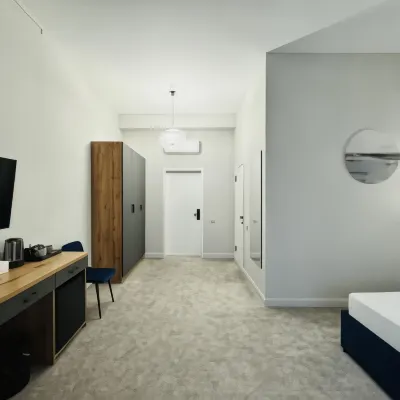 6 Rooms