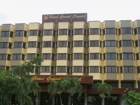 Hotel Grand Crystal โรงแรมใกล้อามาน เซ็นทรัล