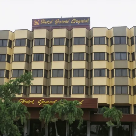 Hotel Grand Crystal